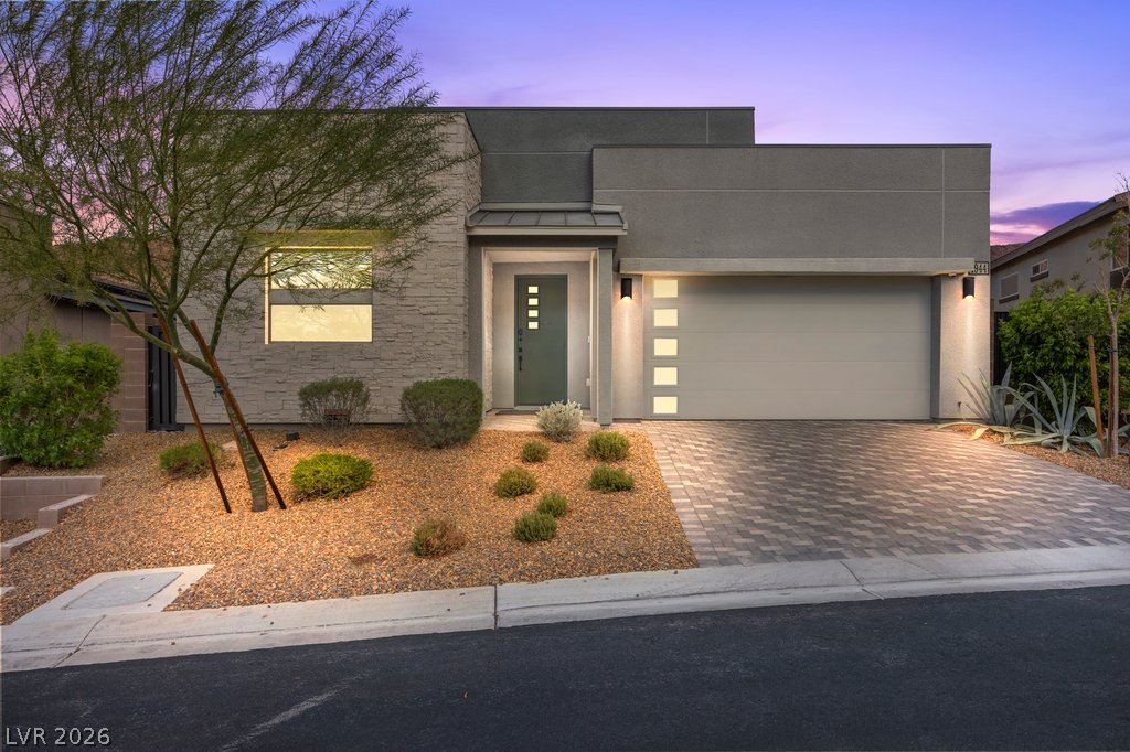 1944 Regal Bluff Drive Property Photo 1