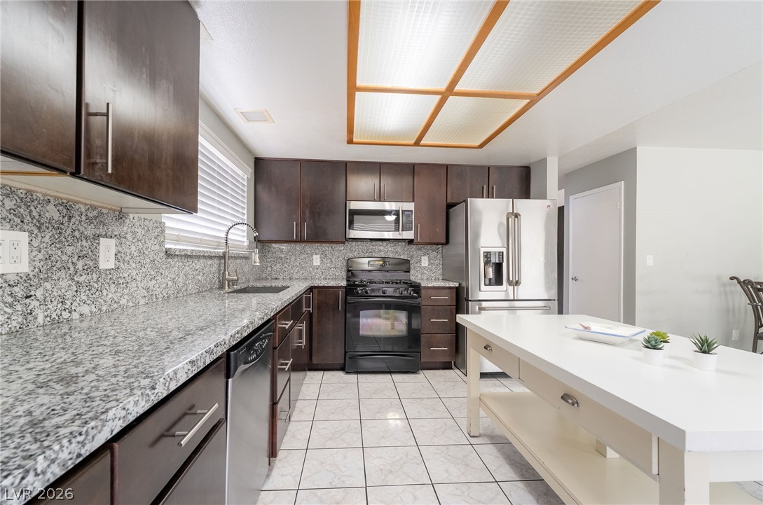 4779 Yorkfield Circle Property Photo 11