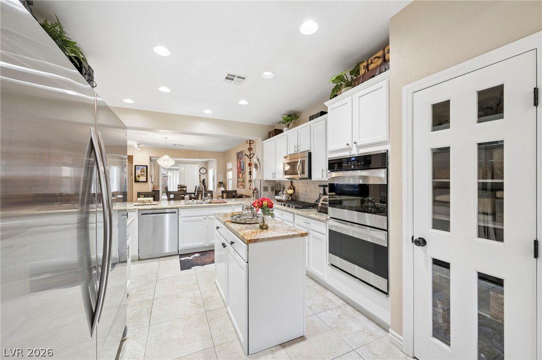 11151 Golden Aster Avenue Property Photo 8