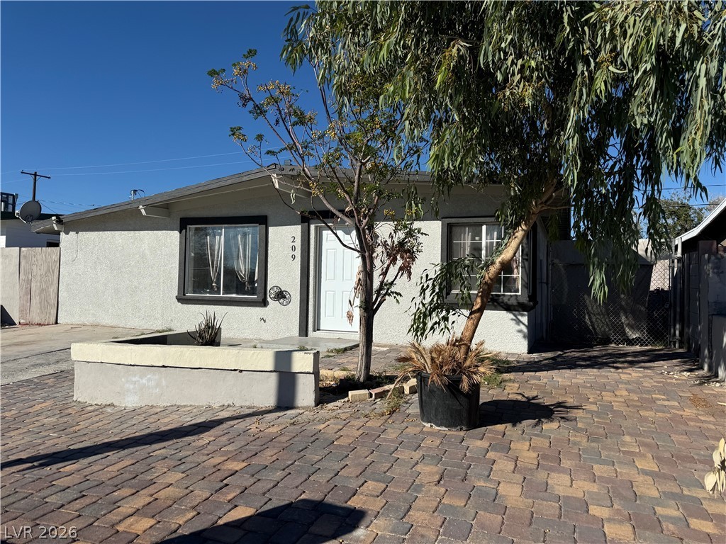 209 Stanford Street Property Photo 1
