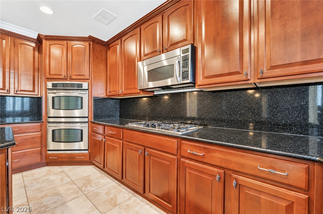 2752 Tarbert Street Property Photo 13