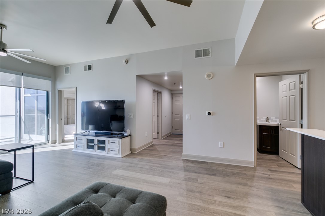 150 Las Vegas Boulevard 1008 Property Photo 16