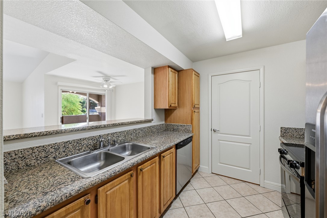 5055 West Hacienda Avenue 2023 Property Photo 14