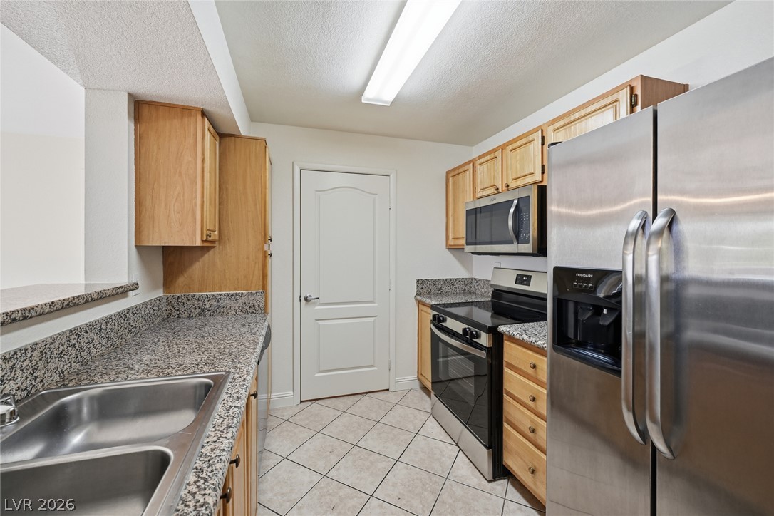 5055 West Hacienda Avenue 2023 Property Photo 15