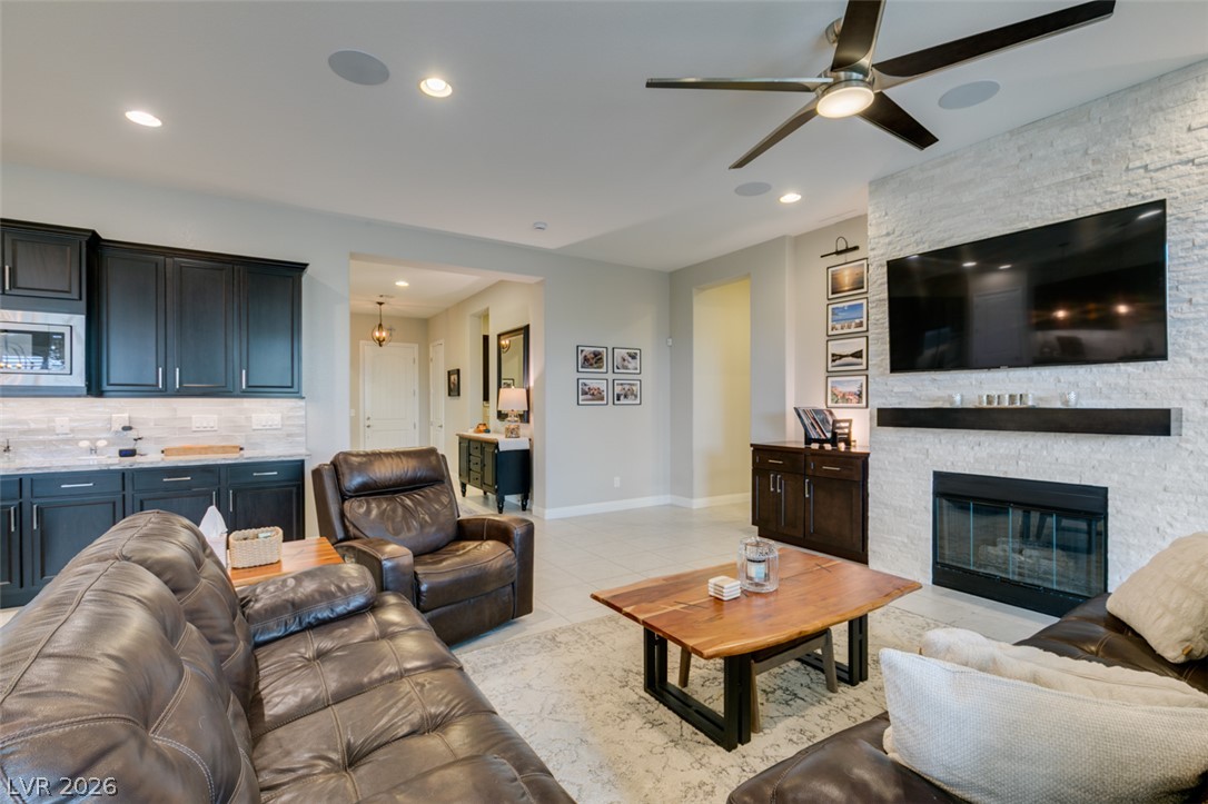 7326 Winesburg Street Property Photo 15