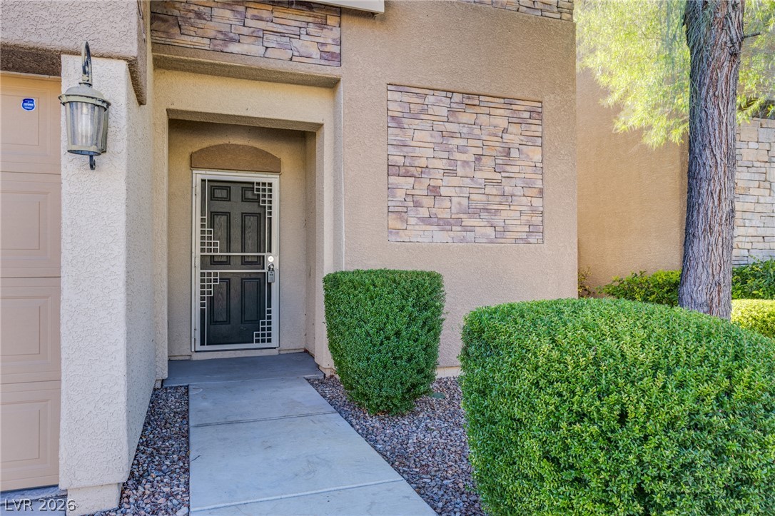 8121 Crushed Velvet Place Property Photo 4