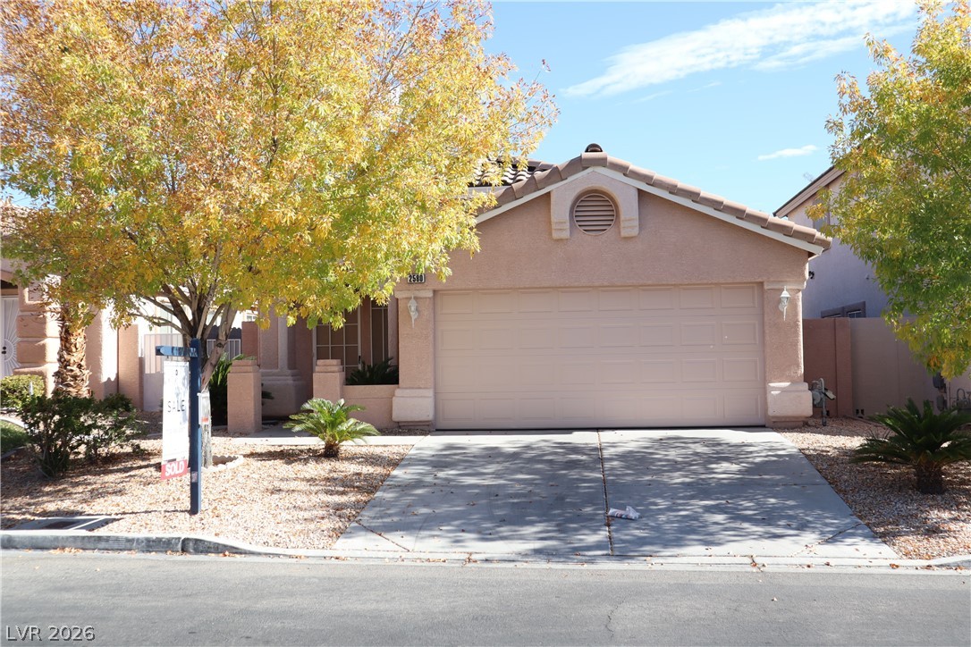 2580 Spruce Creek Drive Property Photo 1