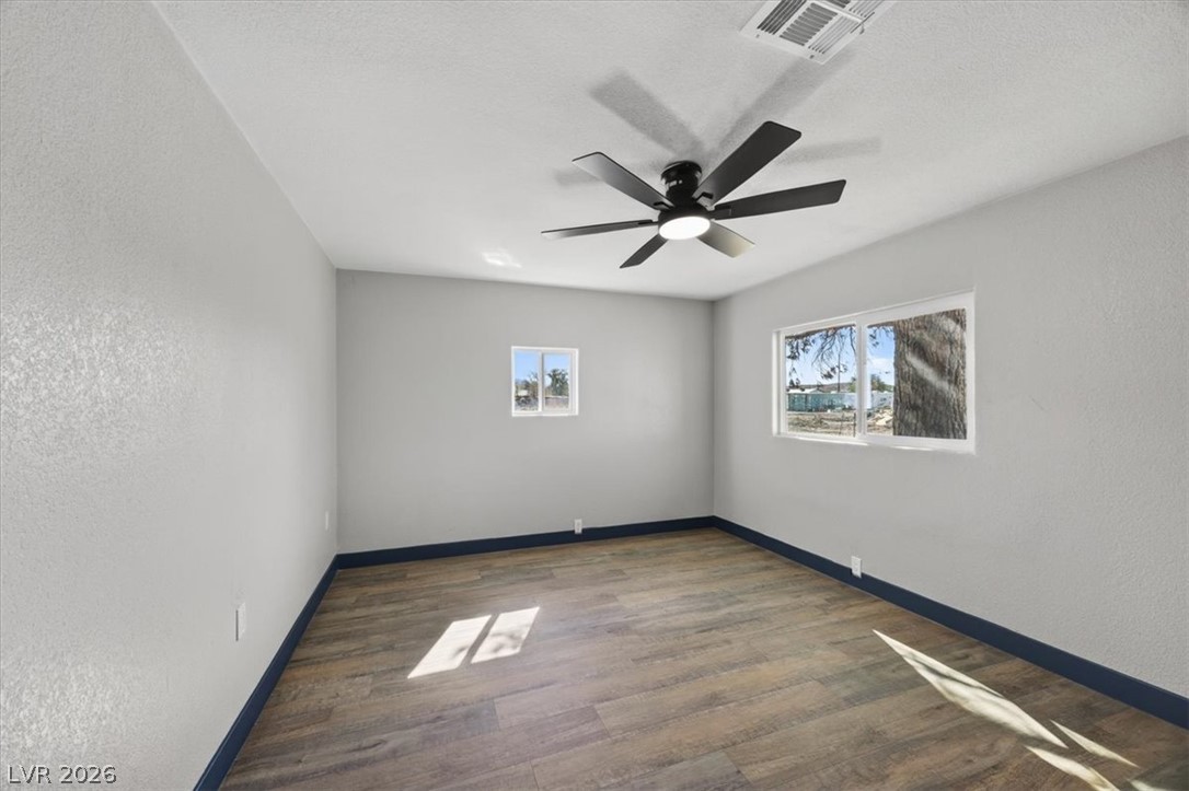 1751 East Meadow Avenue Property Photo 27