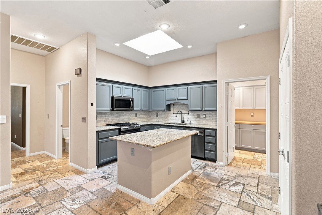 9224 Aqueduct Street Property Photo 1
