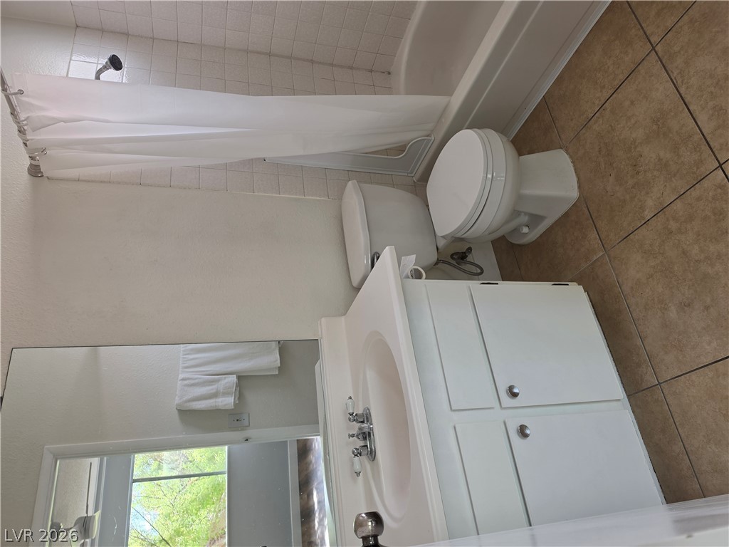 1729 Jupiter Court B Property Photo 6