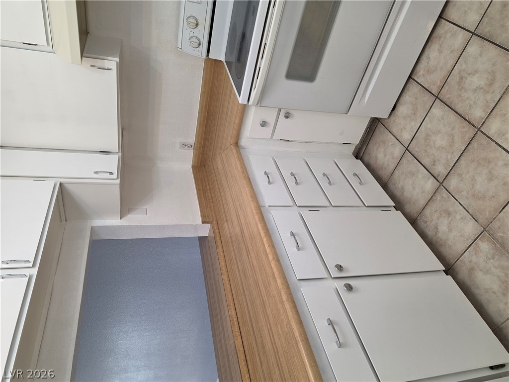 1729 Jupiter Court B Property Photo 12