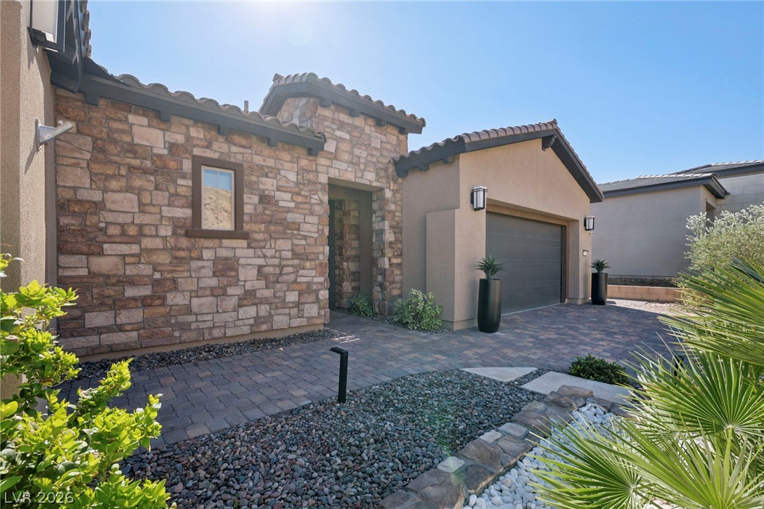 128 Mirage View Drive Property Photo 12