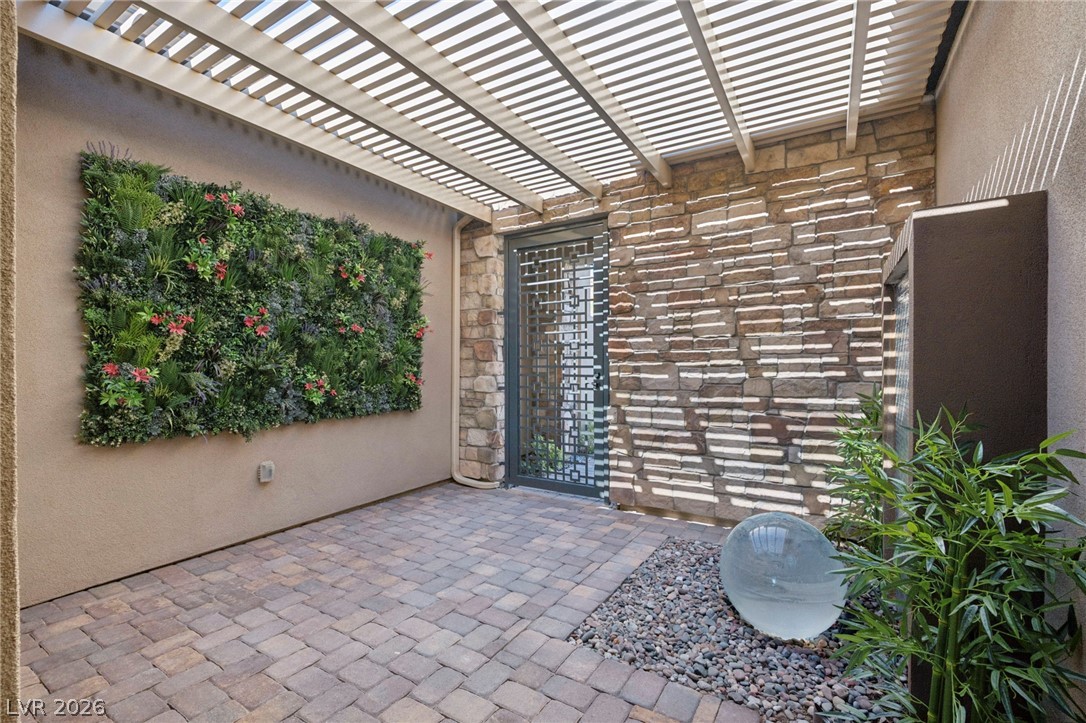 128 Mirage View Drive Property Photo 14