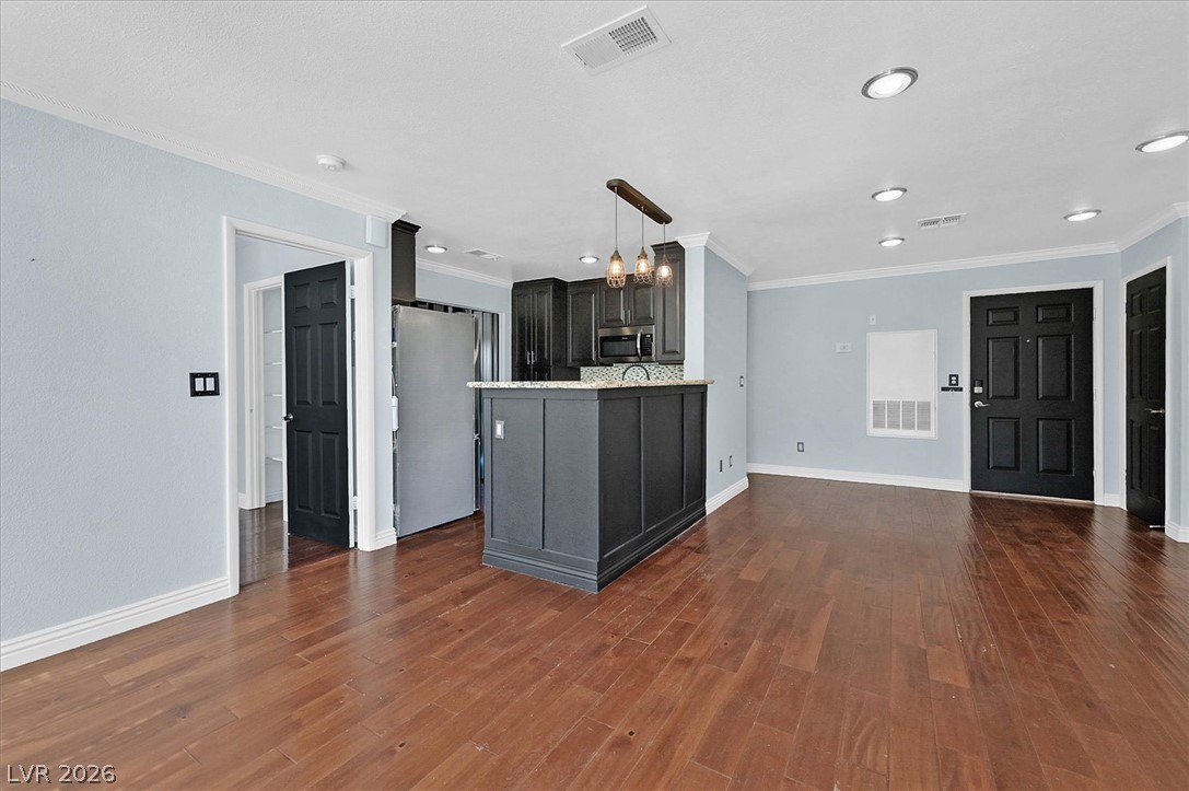 3150 Soft Breezes Drive 1169 Property Photo 6