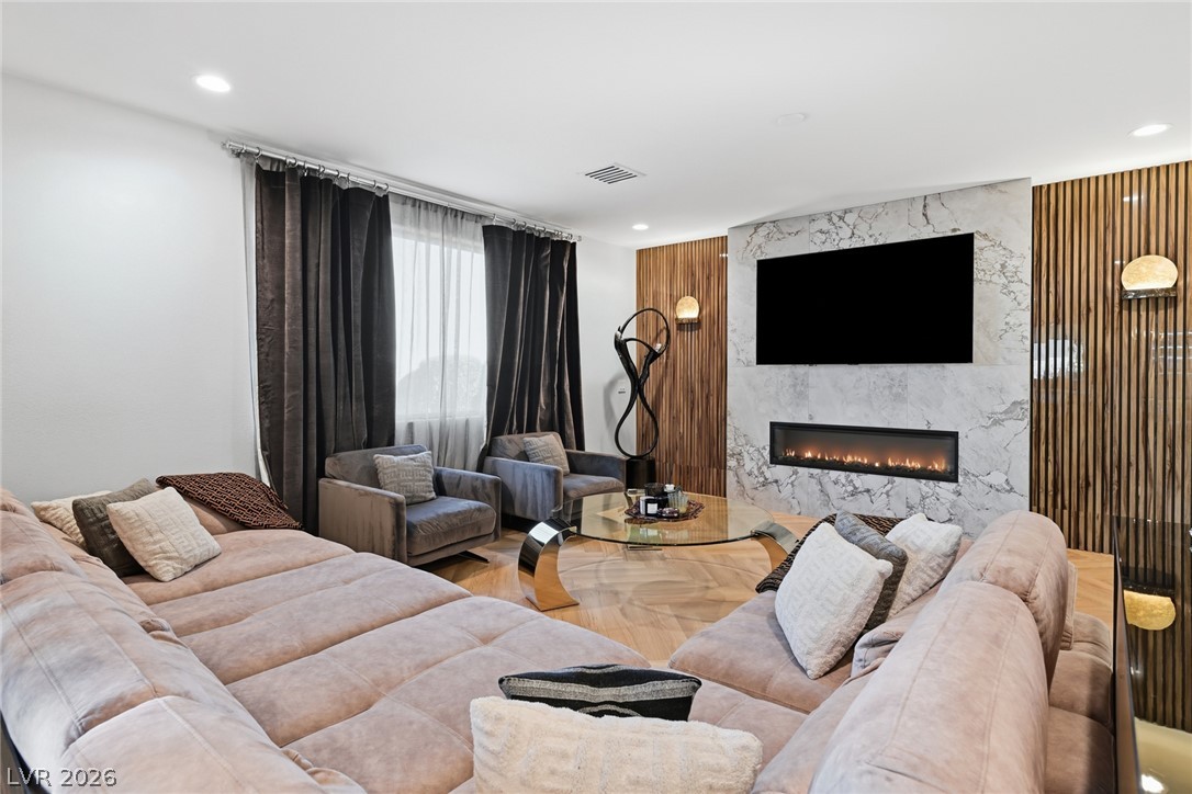 10470 Dove Meadow Way Property Photo 14