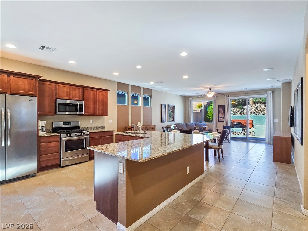2110 Hunt Woods Court Property Photo 7