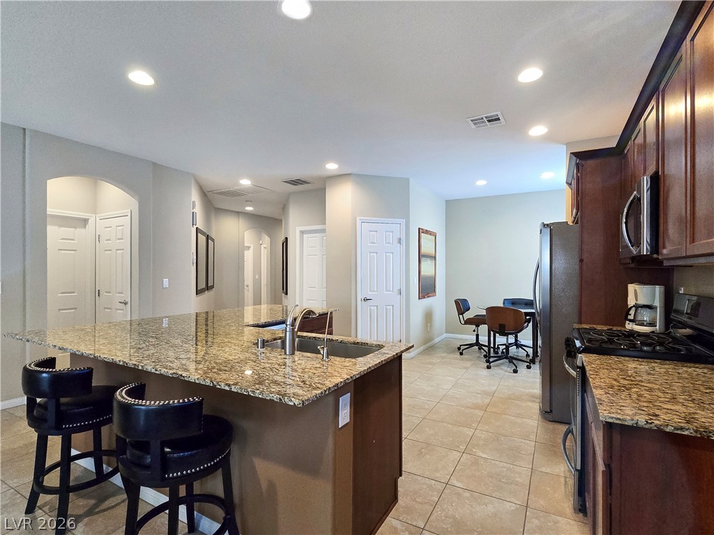 2110 Hunt Woods Court Property Photo 13