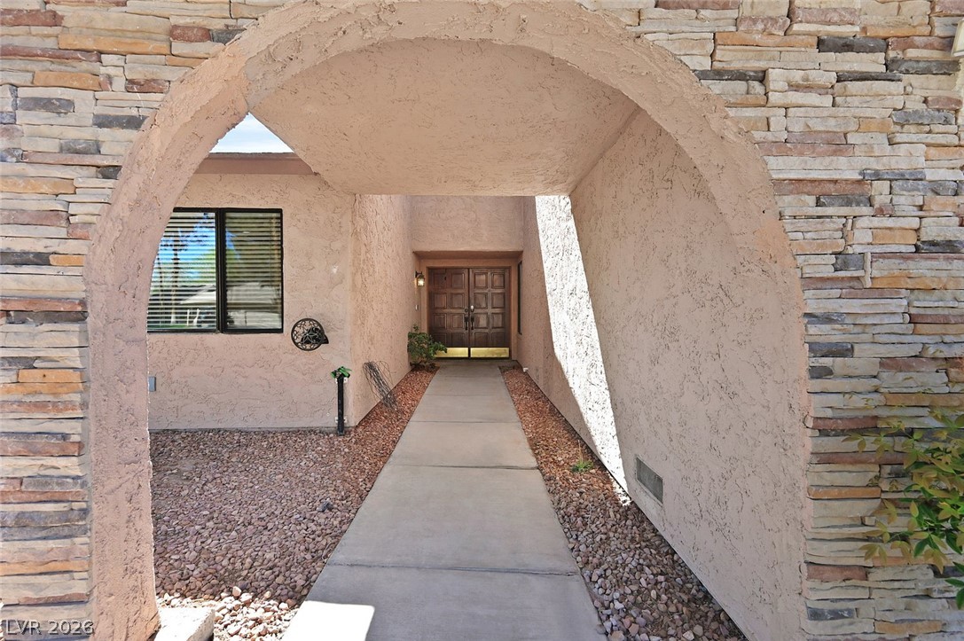 1021 Jimmy Circle Property Photo 2