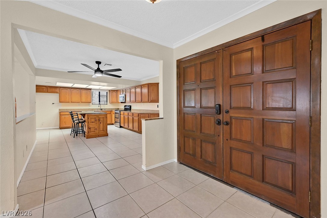 1021 Jimmy Circle Property Photo 3