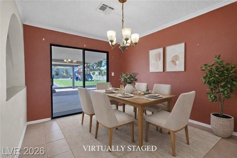 1021 Jimmy Circle Property Photo 8