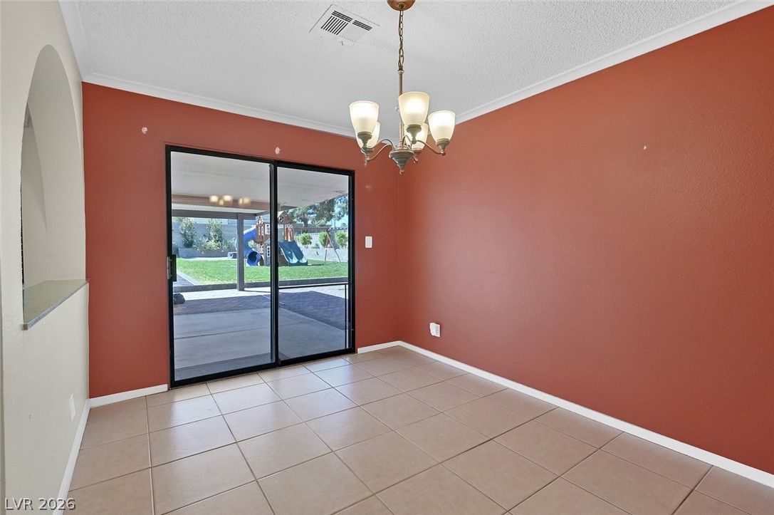 1021 Jimmy Circle Property Photo 9