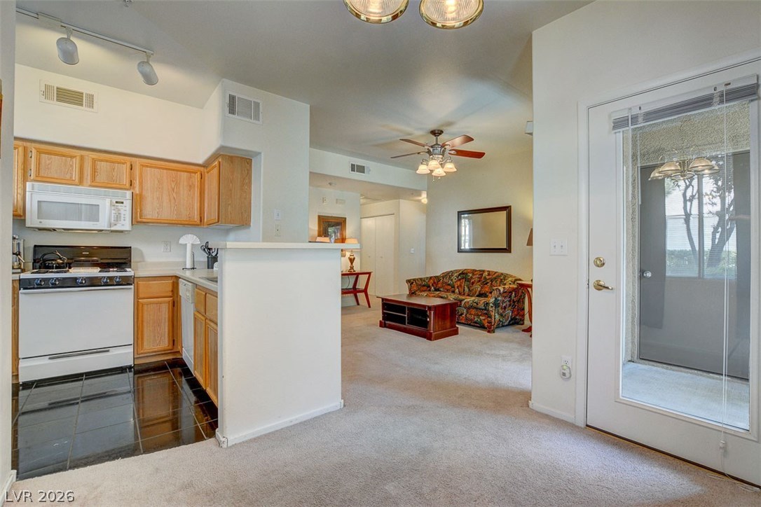 9050 West Warm Springs Road 1096 Property Photo 25
