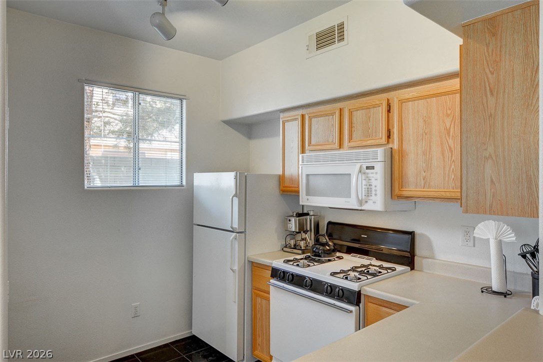 9050 West Warm Springs Road 1096 Property Photo 32