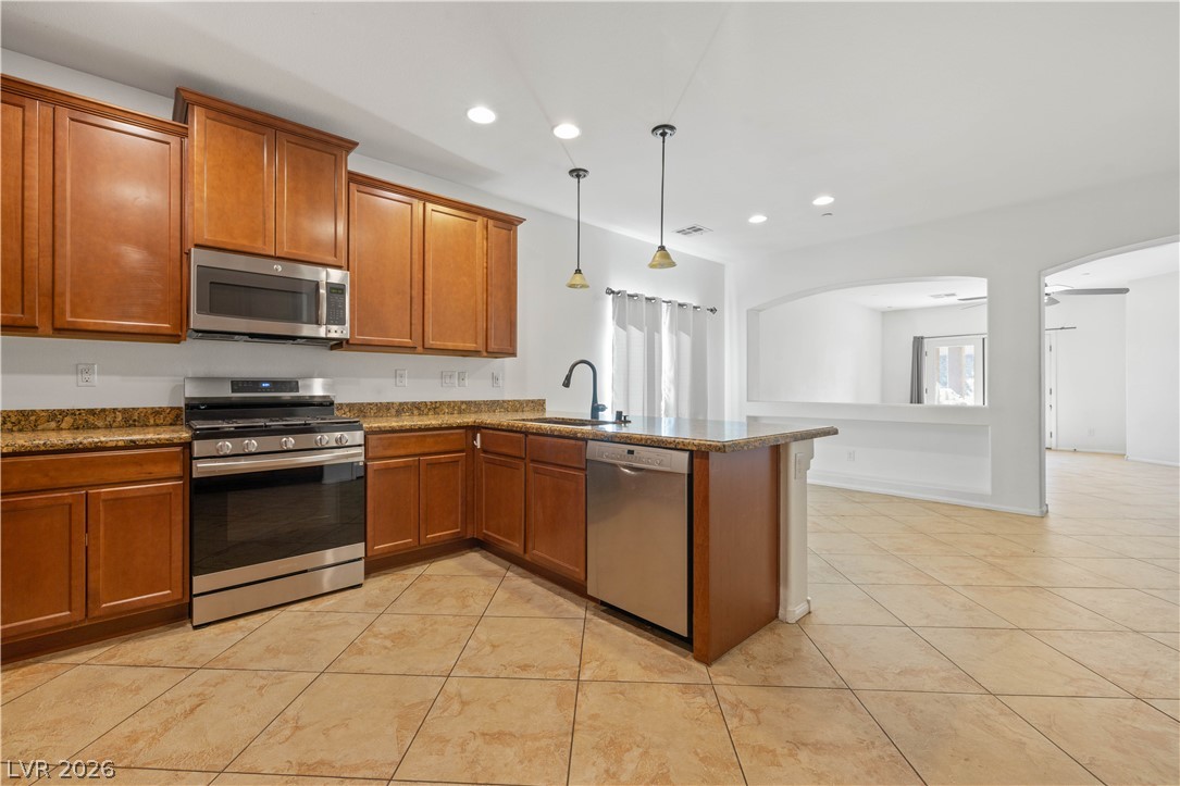 865 Maybole Avenue Property Photo 4