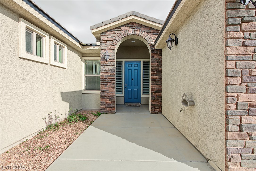 1532 Paintbrush Way Property Photo 2