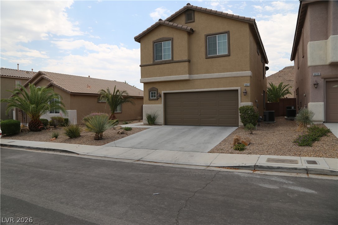 5027 Echo Shire Avenue Property Photo 2
