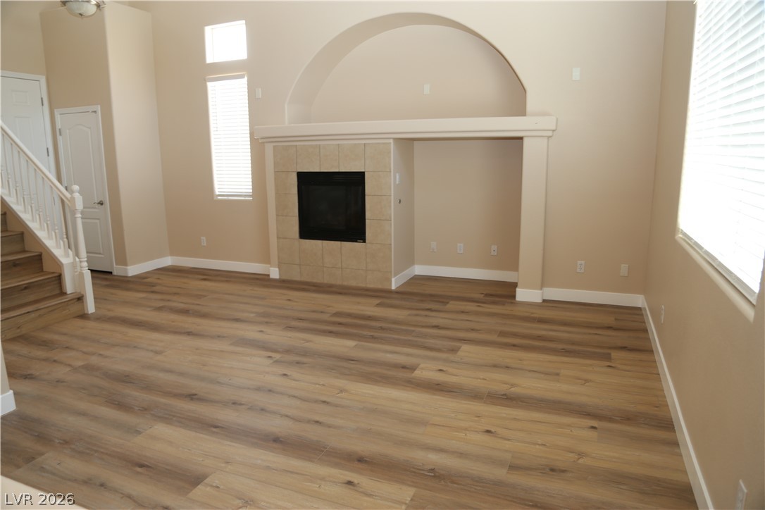 5027 Echo Shire Avenue Property Photo 6