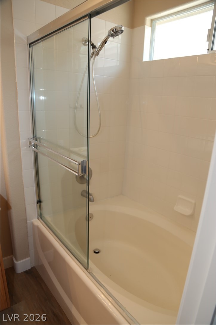 5027 Echo Shire Avenue Property Photo 21