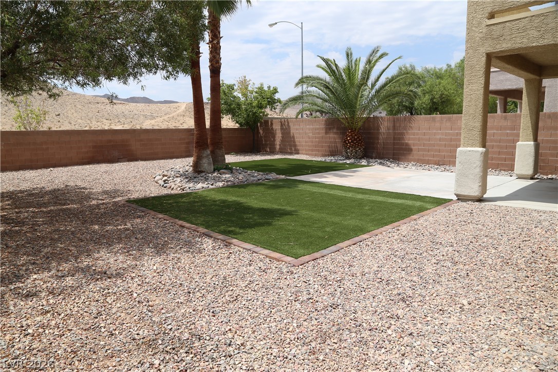5027 Echo Shire Avenue Property Photo 37