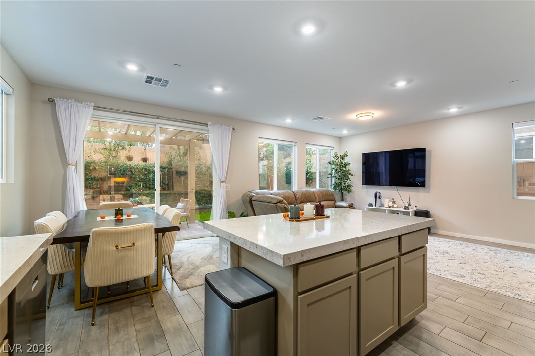 10661 Enridge Avenue Property Photo 8