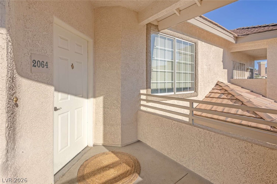 9901 Trailwood Drive 2064 Property Photo 3