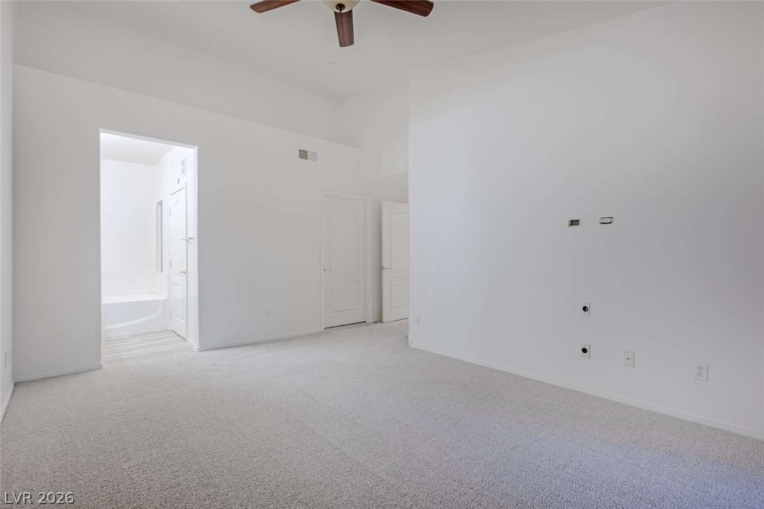 9901 Trailwood Drive 2064 Property Photo 10
