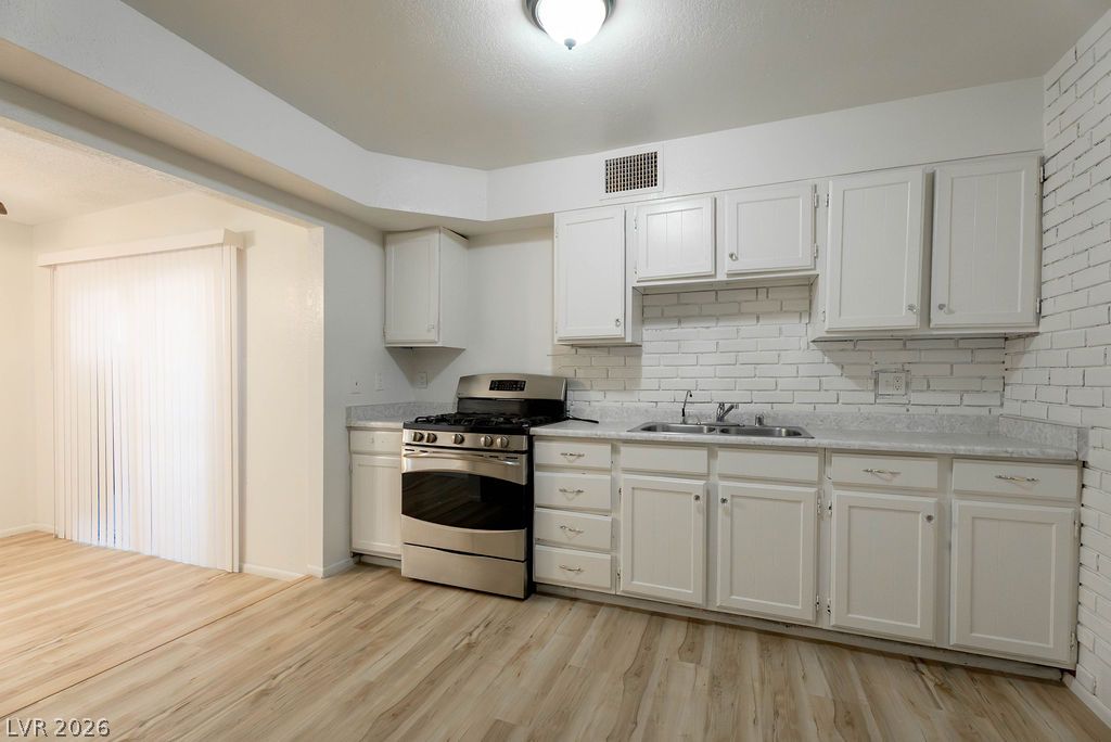3945 Visby Lane Property Photo 4