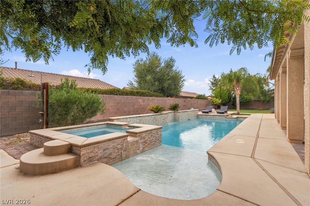 8622 Amber Autumn Street Property Photo 3