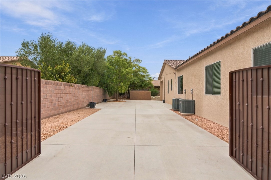 8622 Amber Autumn Street Property Photo 40