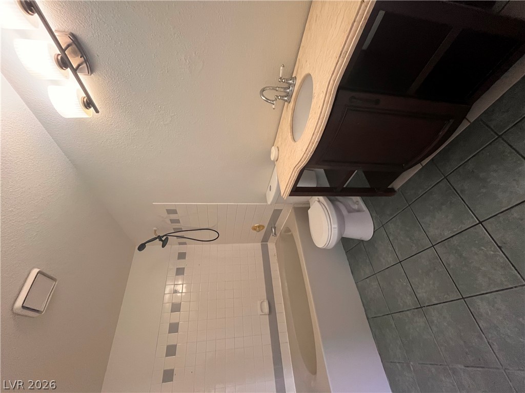 6233 Ilanos Lane C Property Photo 9