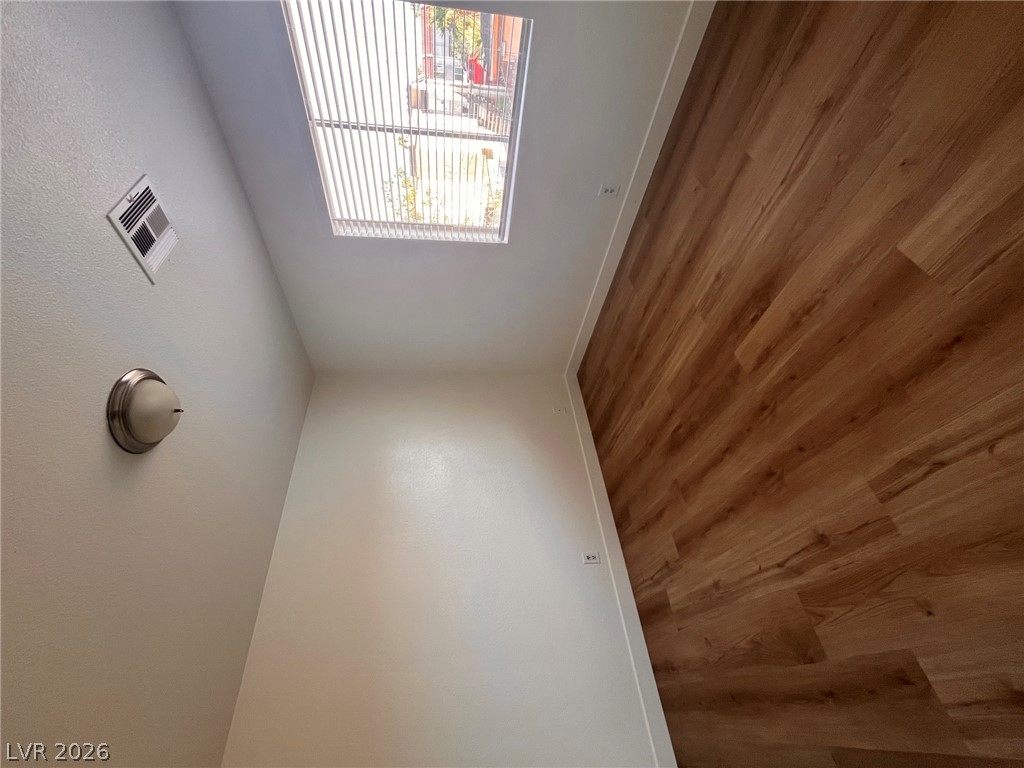 6233 Ilanos Lane C Property Photo 12