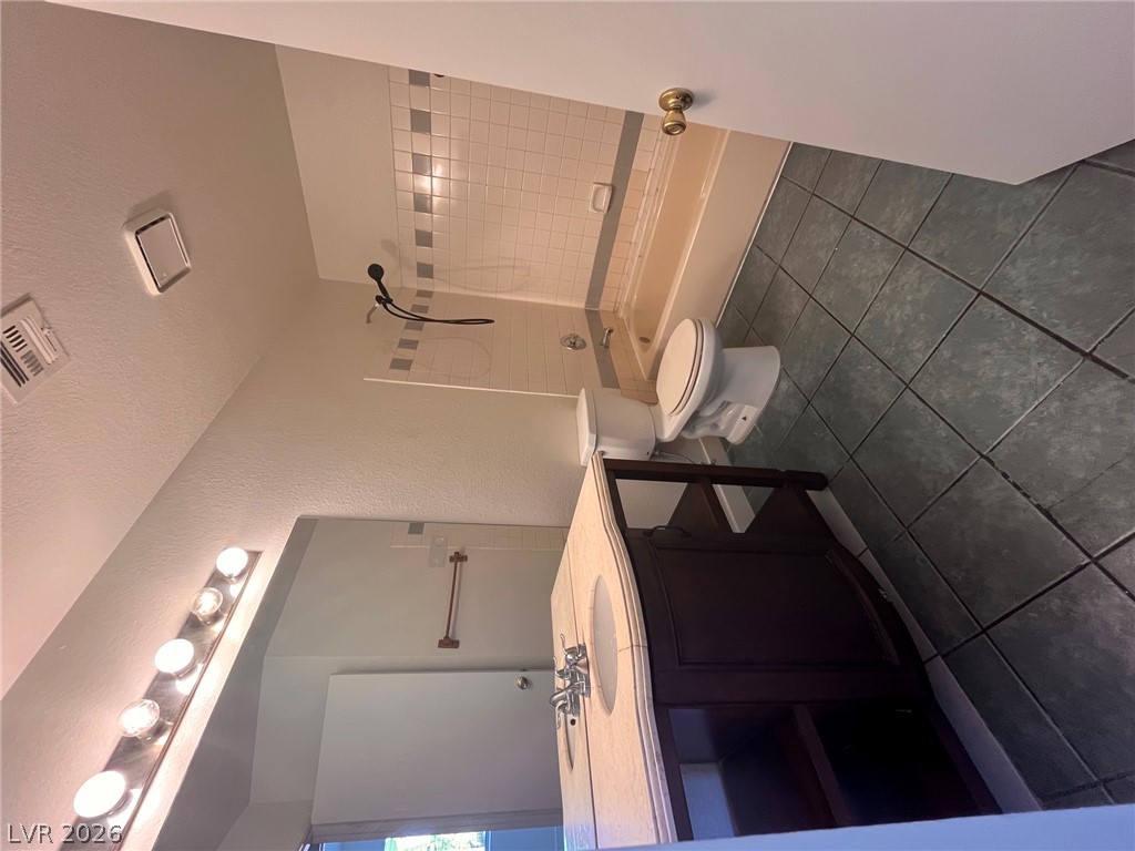 6233 Ilanos Lane C Property Photo 13