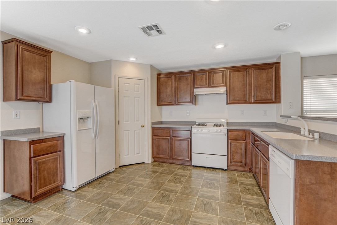 8950 Spring Peeper Avenue Property Photo 14