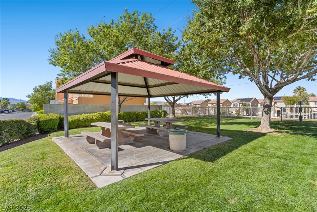 10349 Lettuce Leaf Street Property Photo 26