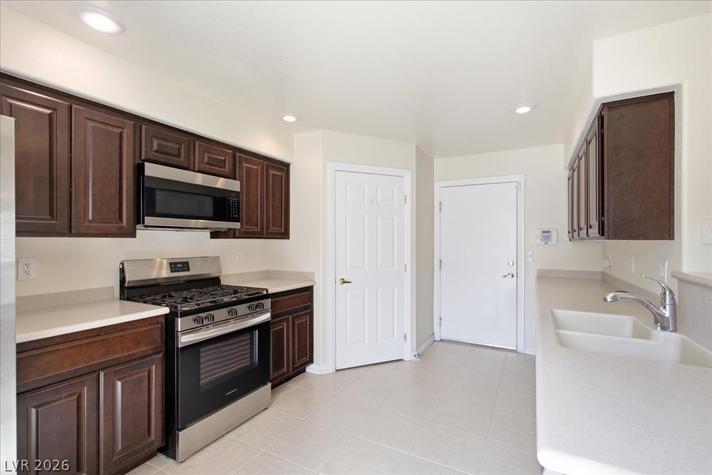 9344 Field Thistle Avenue Property Photo 11