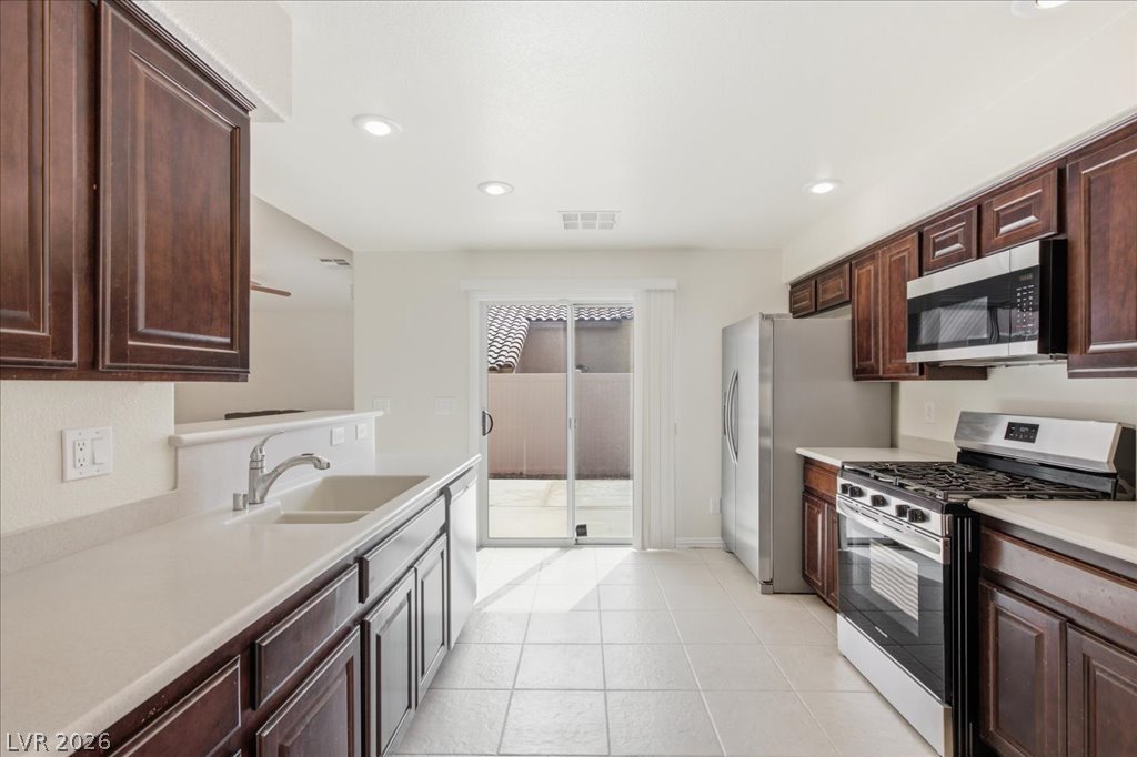 9344 Field Thistle Avenue Property Photo 12