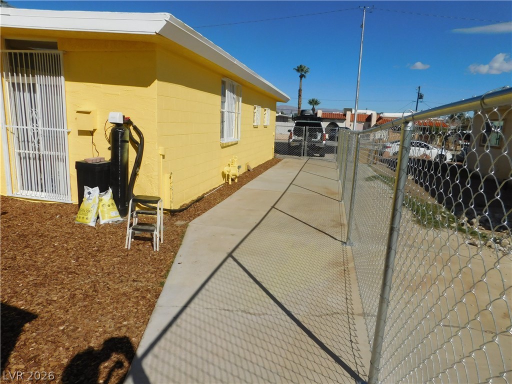 2737 East Taylor Avenue Property Photo 7