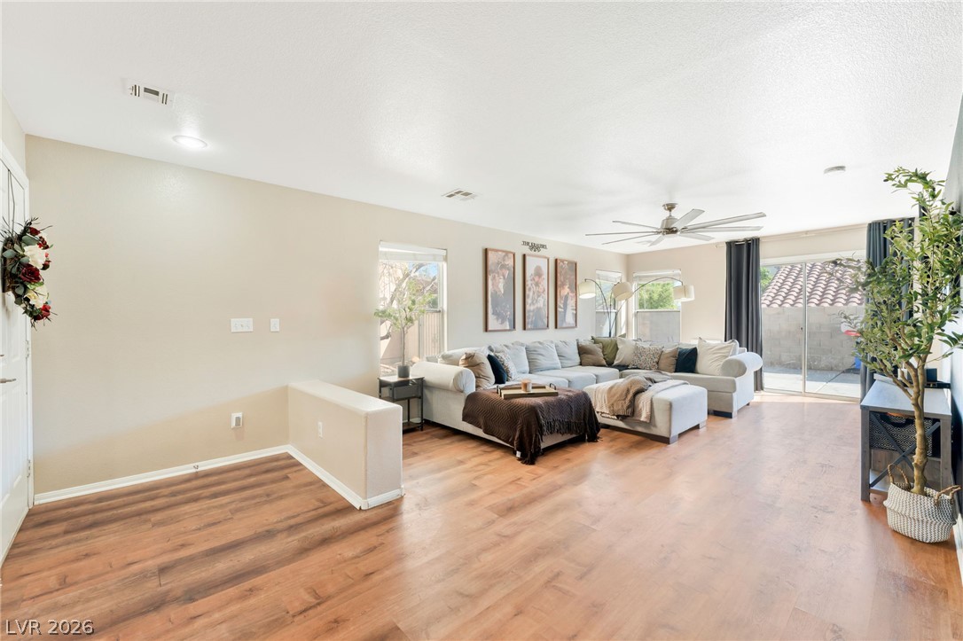 7804 Nesting Pine Place Property Photo 6