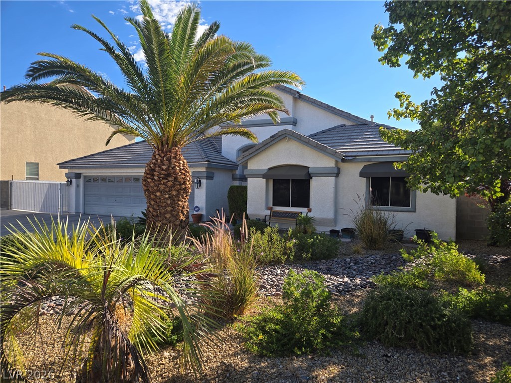 5562 Oakview Falls Court Property Photo 1