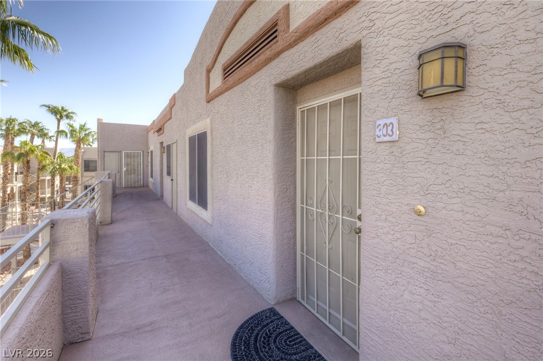 2060 Mesquite Lane 303 Property Photo 5
